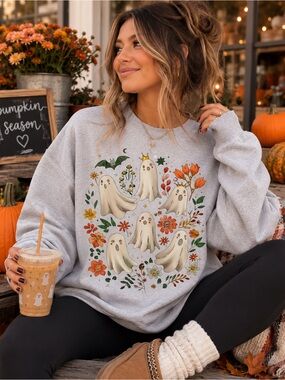 Cozy Ghost Floral Pullover Sweatshirt - Light Gray